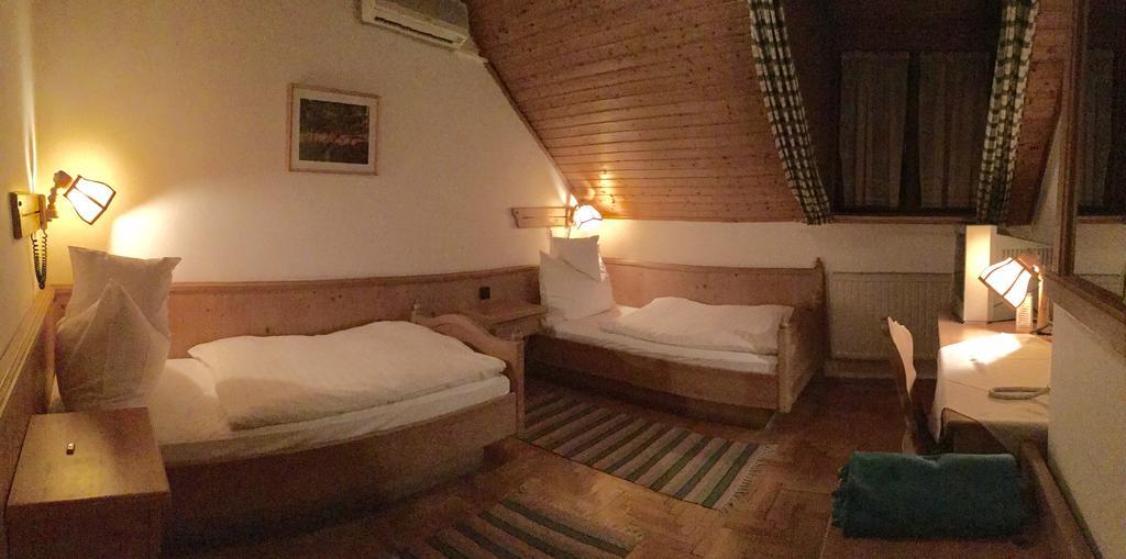 Fogad\u00F3 az \u00D6reg Pr\u00E9shez Hotel Mór Kültér fotó